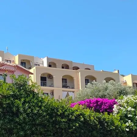 Is Molas Sea, Sun & Golf Casa vacanze